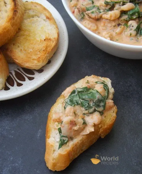 Bruschetta z krewetkami, serkiem śmietankowym i pomidorami z puszki