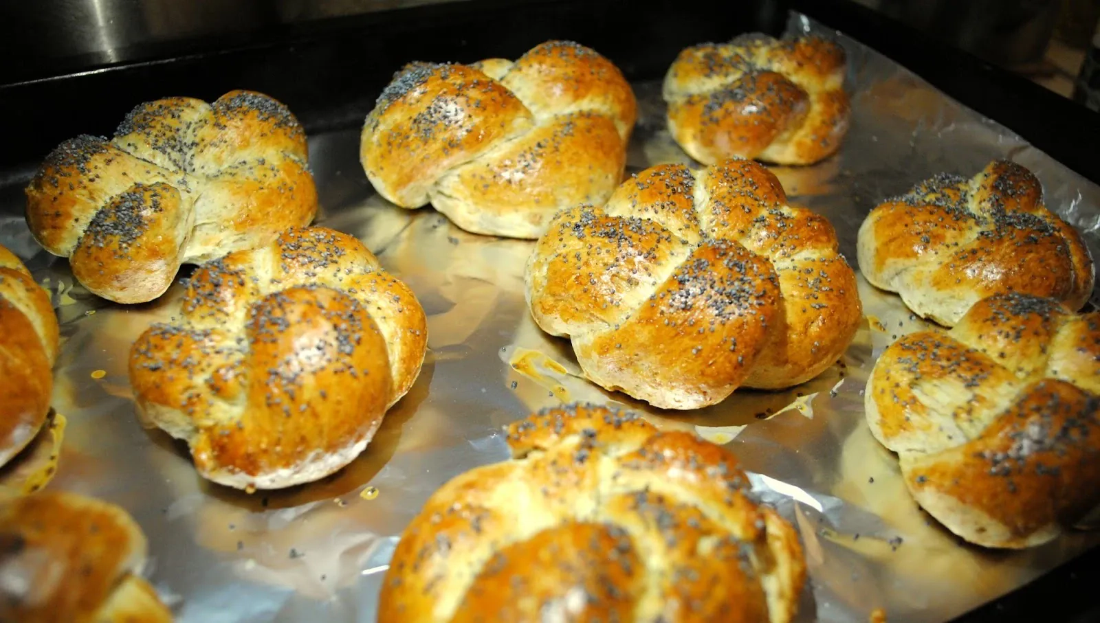 Plecione bułeczki z makiem