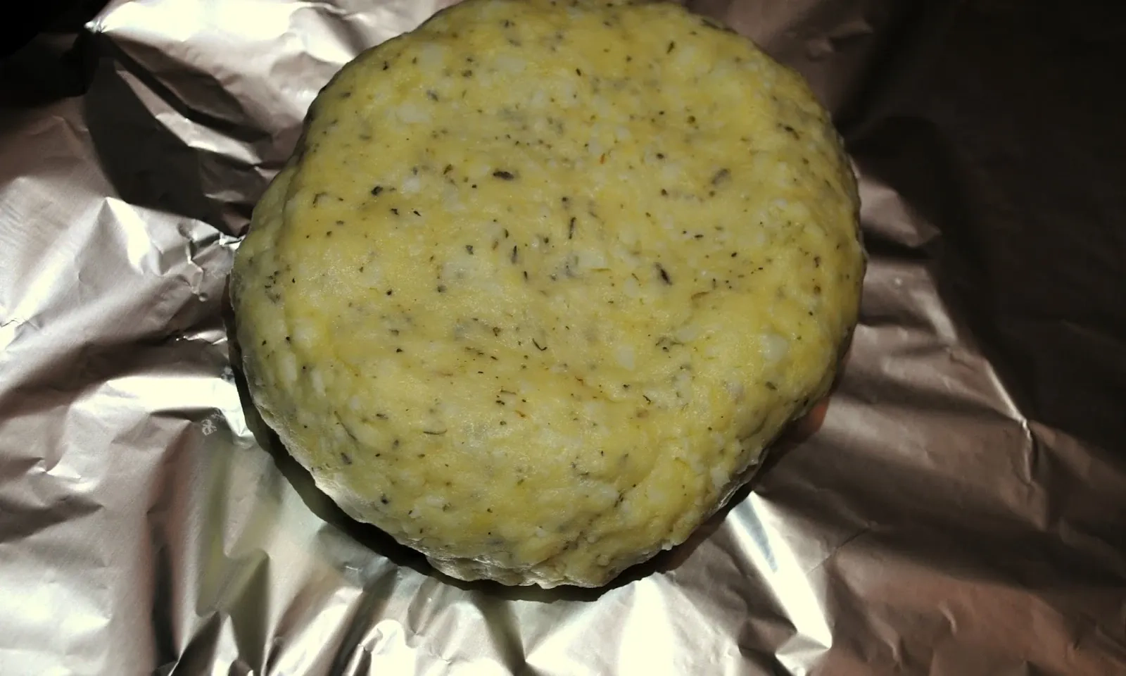 Quiche lorraine: kruchy placek z pysznym, wytrawnym nadzieniem