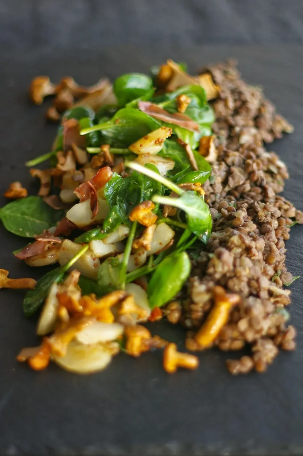 Karštos lęšių salotos su topinambais