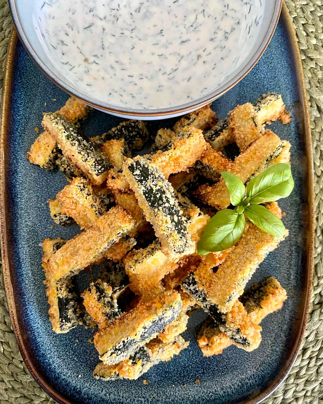 Traškios cukinijų lazdelės su Panko džiūvėsėliais