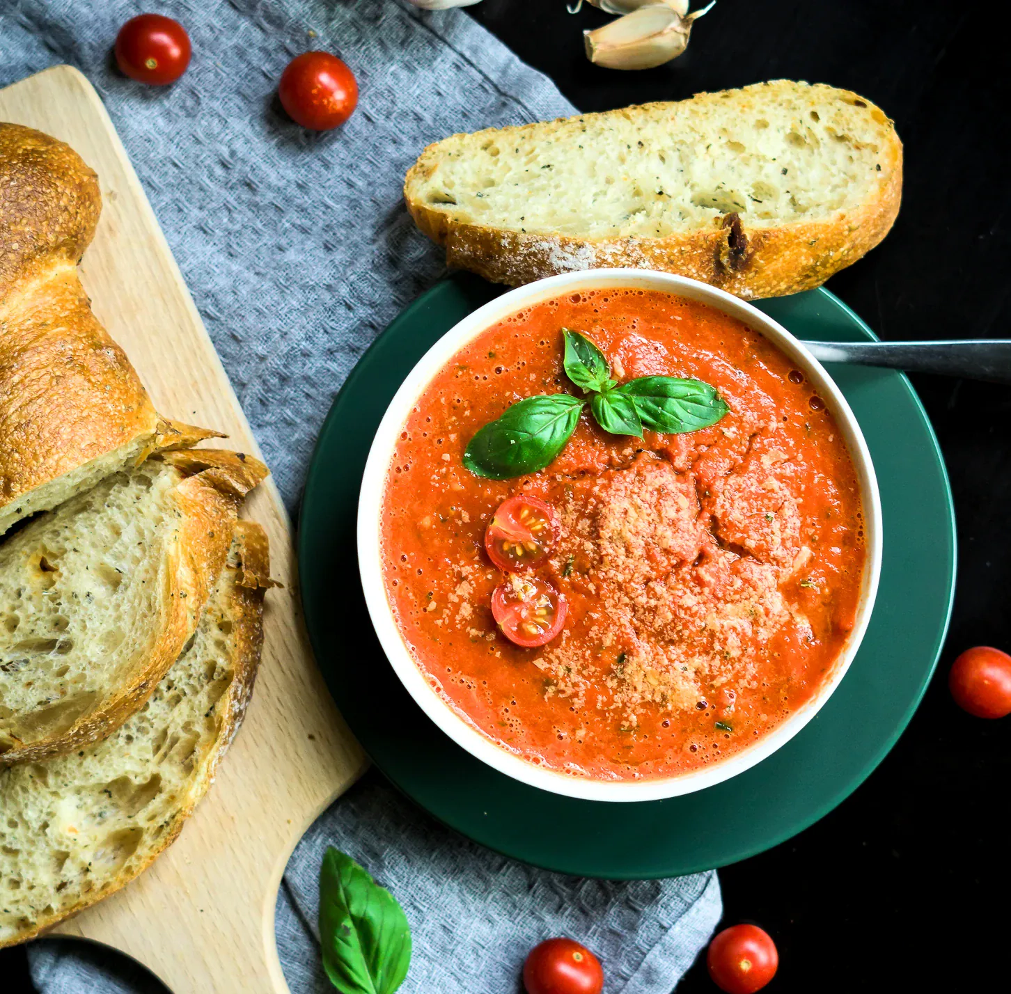 Sodri trinta pomidorų sriuba