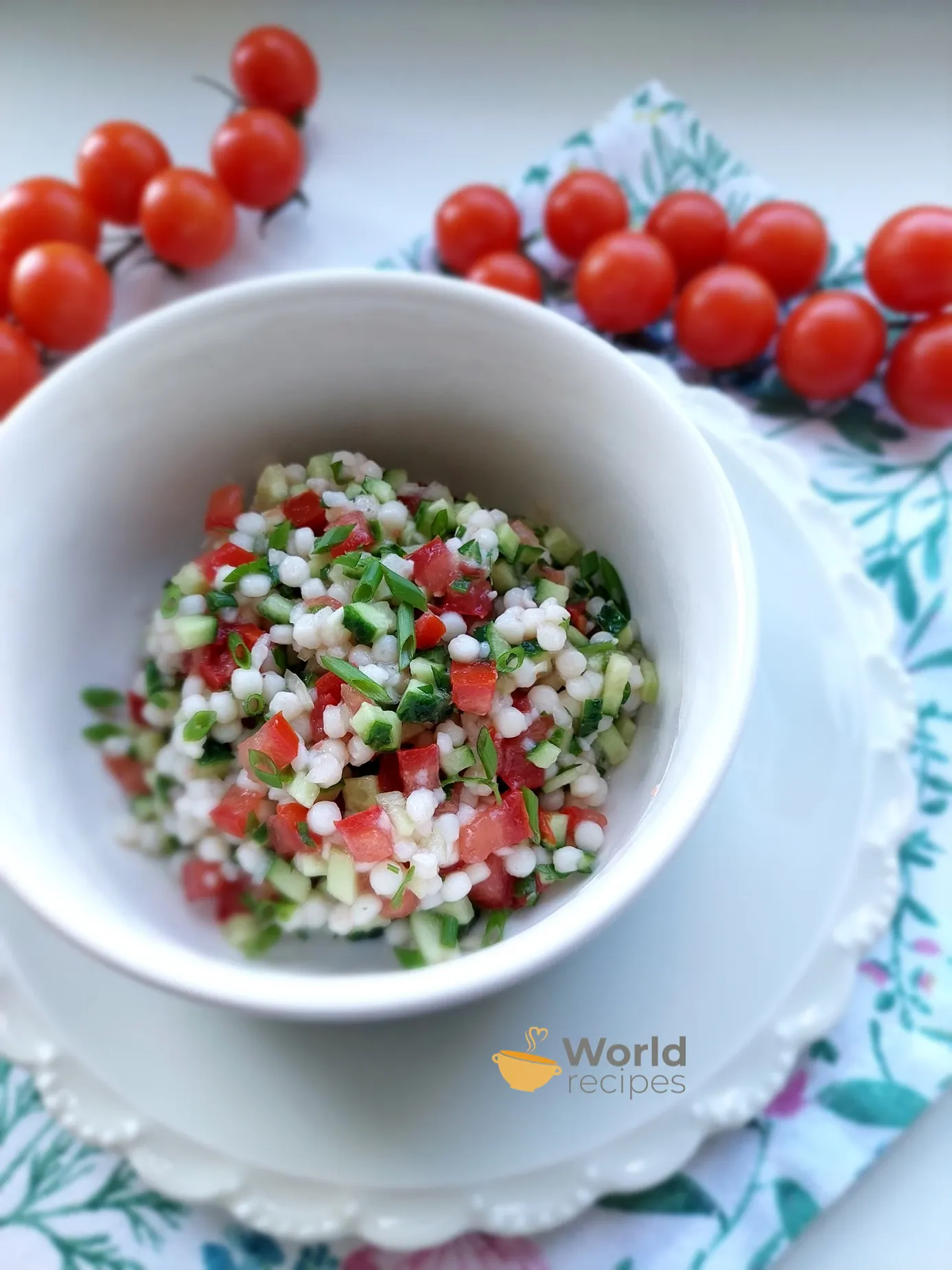Tabulė (tabbouleh) salotos su perliniu kuskusu ir daržovėmis