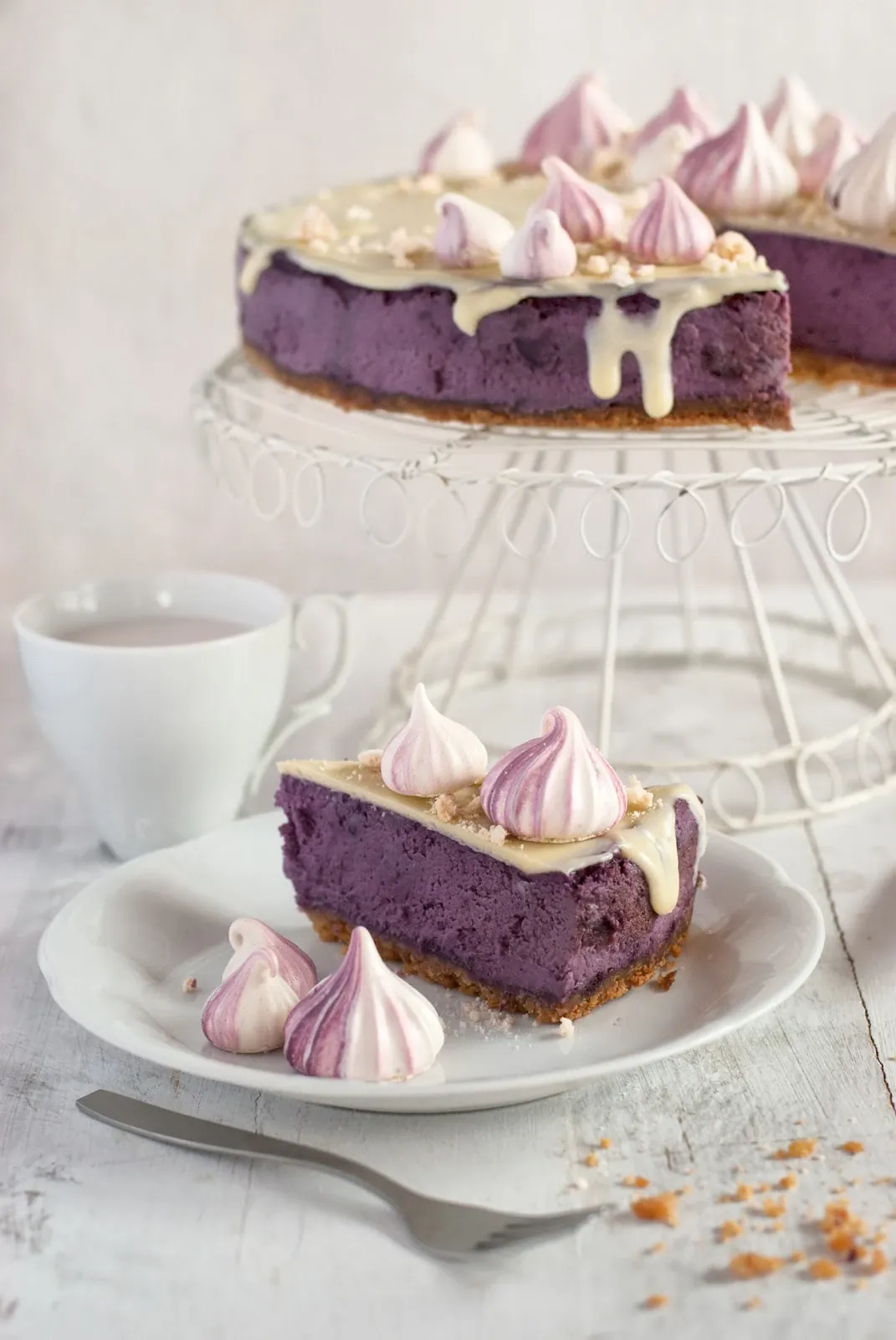 Sernik jagodowy z polewą z białej czekolady Sernik jagodowy z polewą z białej czekolady