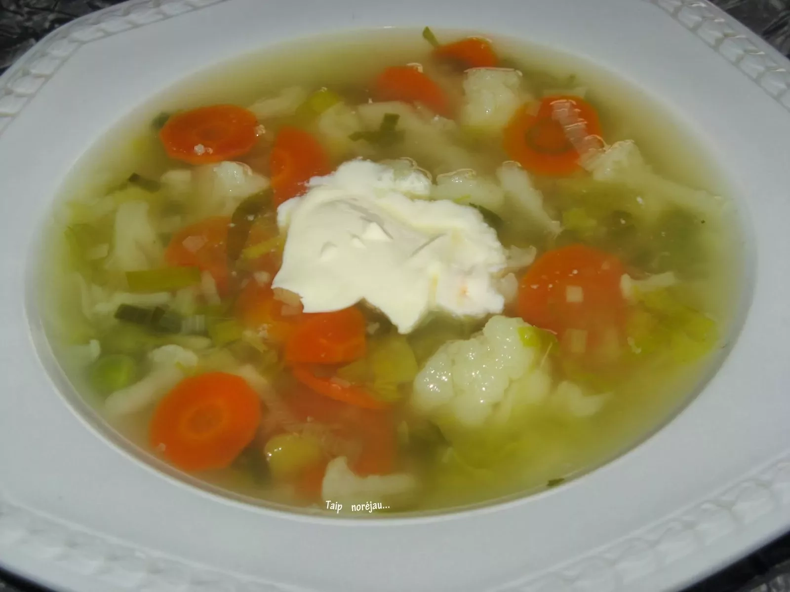 Sriuba su žiediniais kopūstais