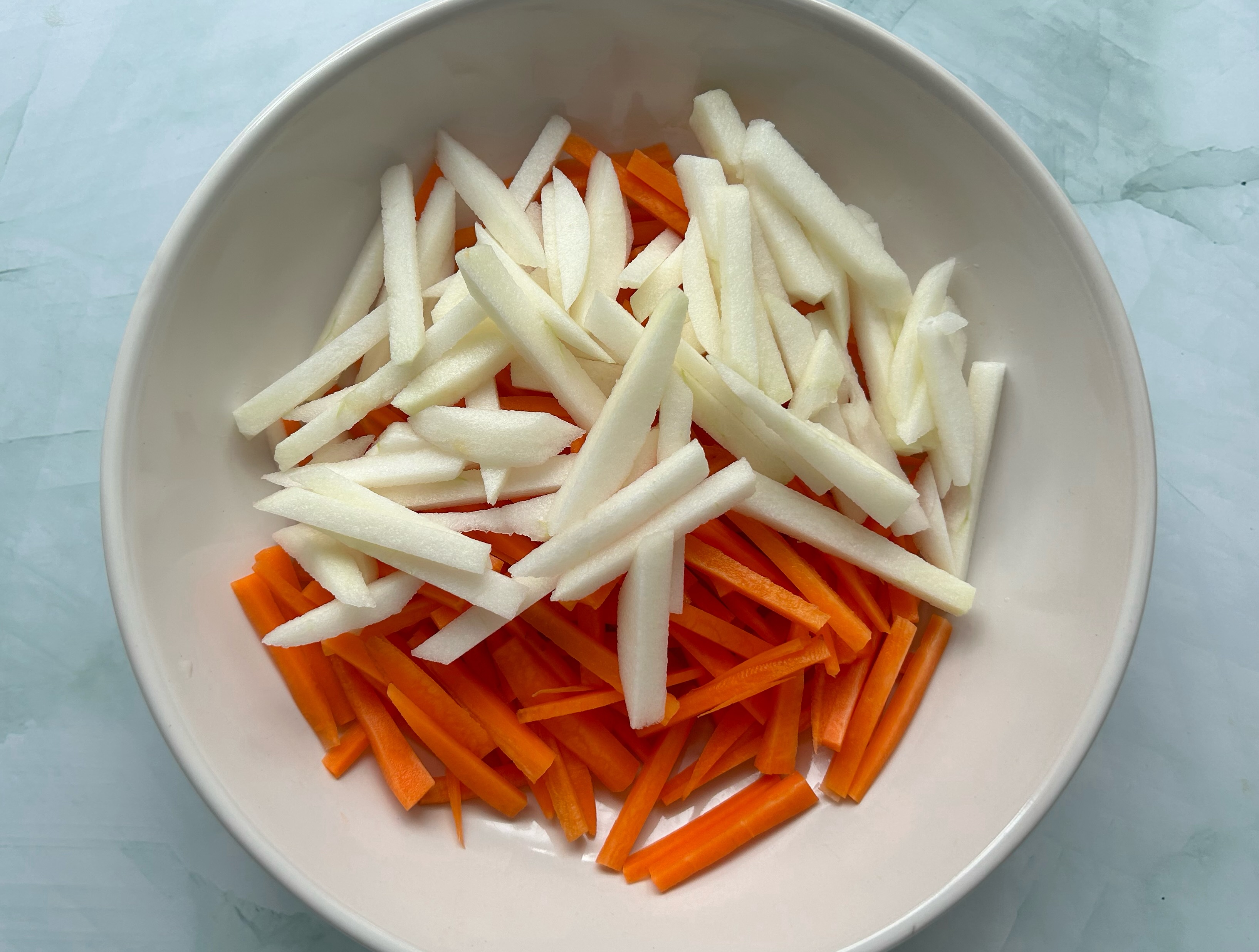 obuolių lazdelės su morkomis