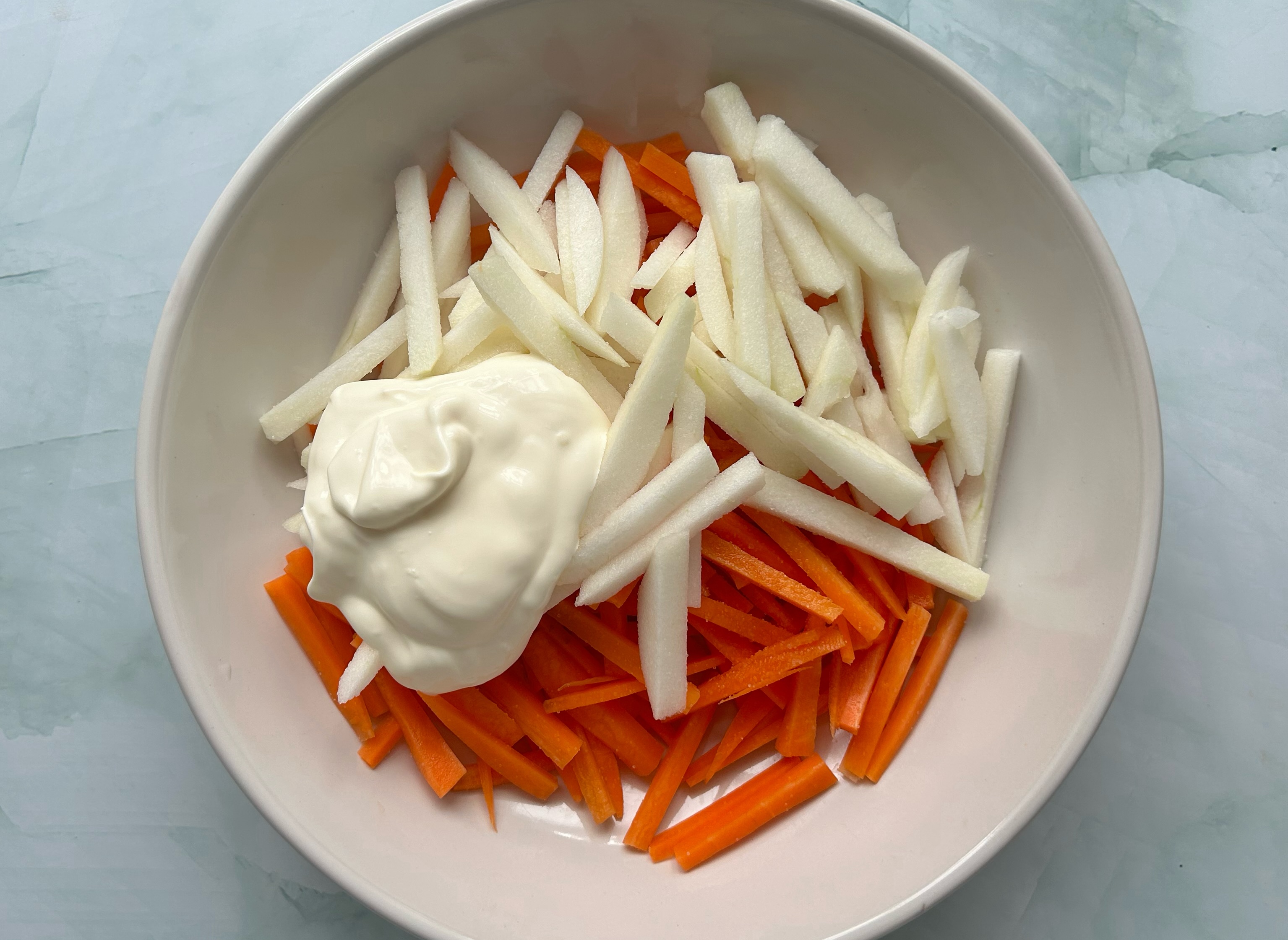 grietinė ant morkų ir obuolių