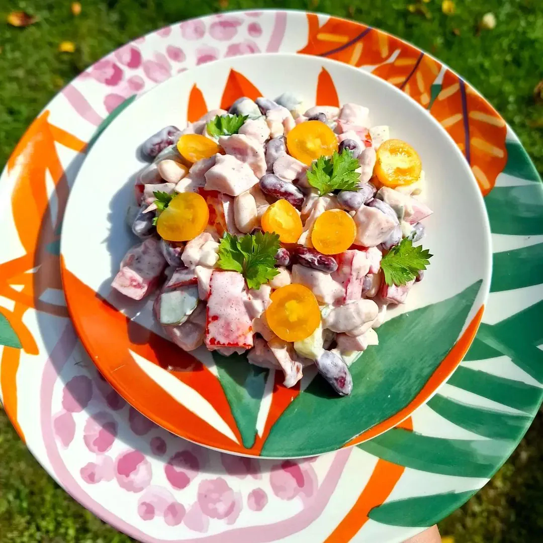 Pupiņu salāti ar kūpinātu vistu