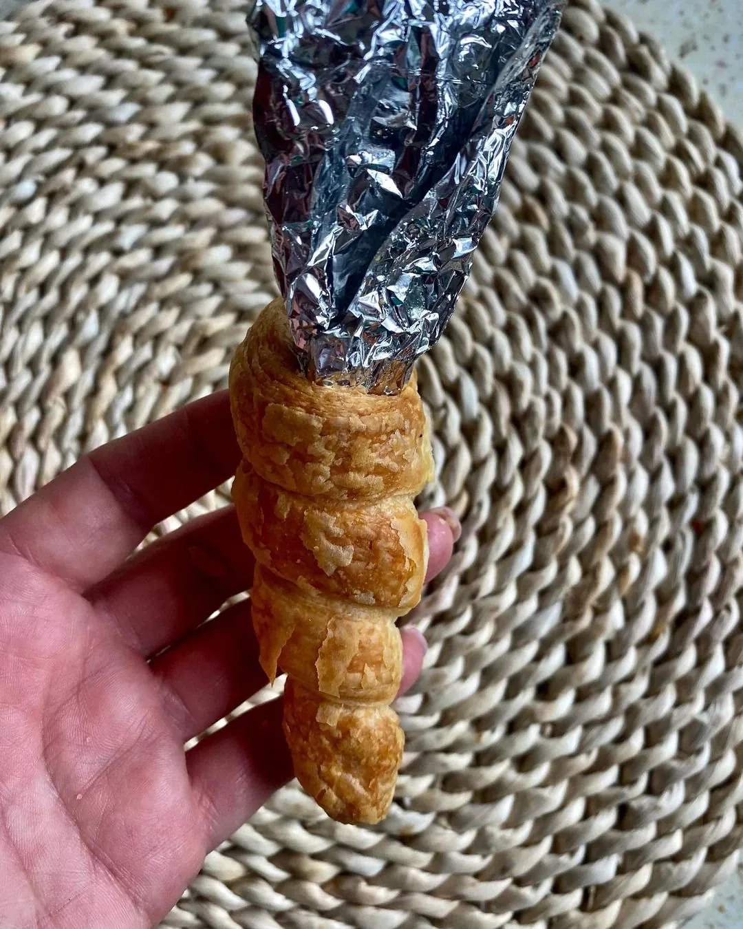 Sluoksniuotos tešlos "morkos" su kiaušinių, sūrio ir avokadų įdaru 🥕🥕🥕