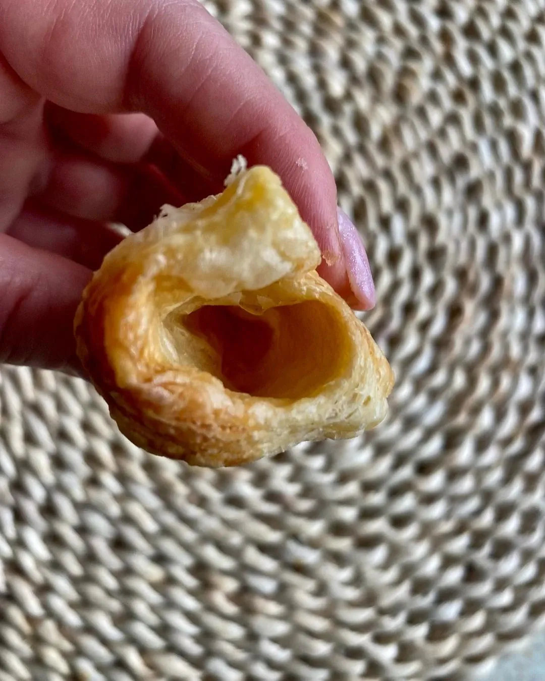 Sluoksniuotos tešlos "morkos" su kiaušinių, sūrio ir avokadų įdaru 🥕🥕🥕