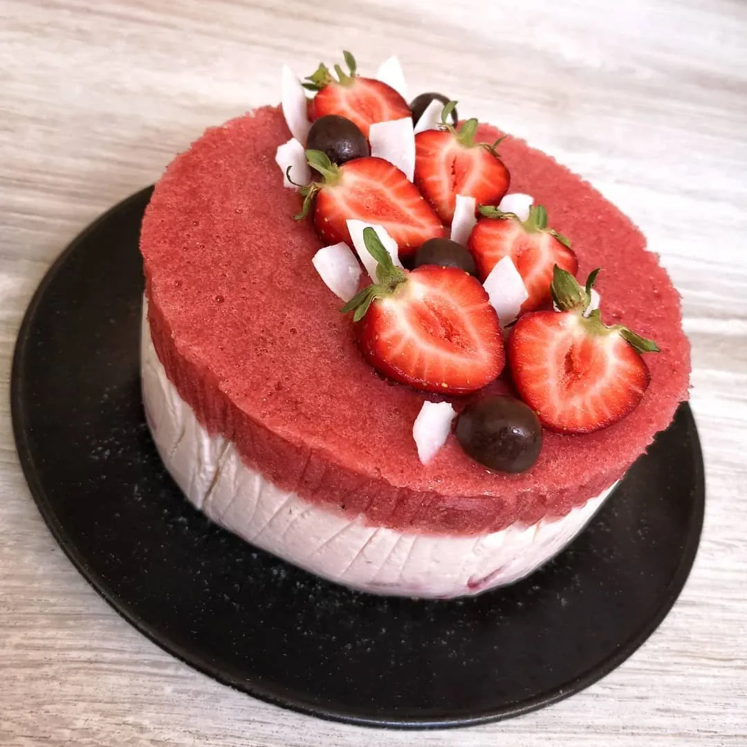 Gaivus braškinis tortas su Philadelphia, be įprastinių miltų