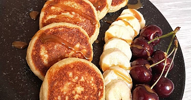 Patys skaniausi kepti varškėčiai su graikišku jogurtu