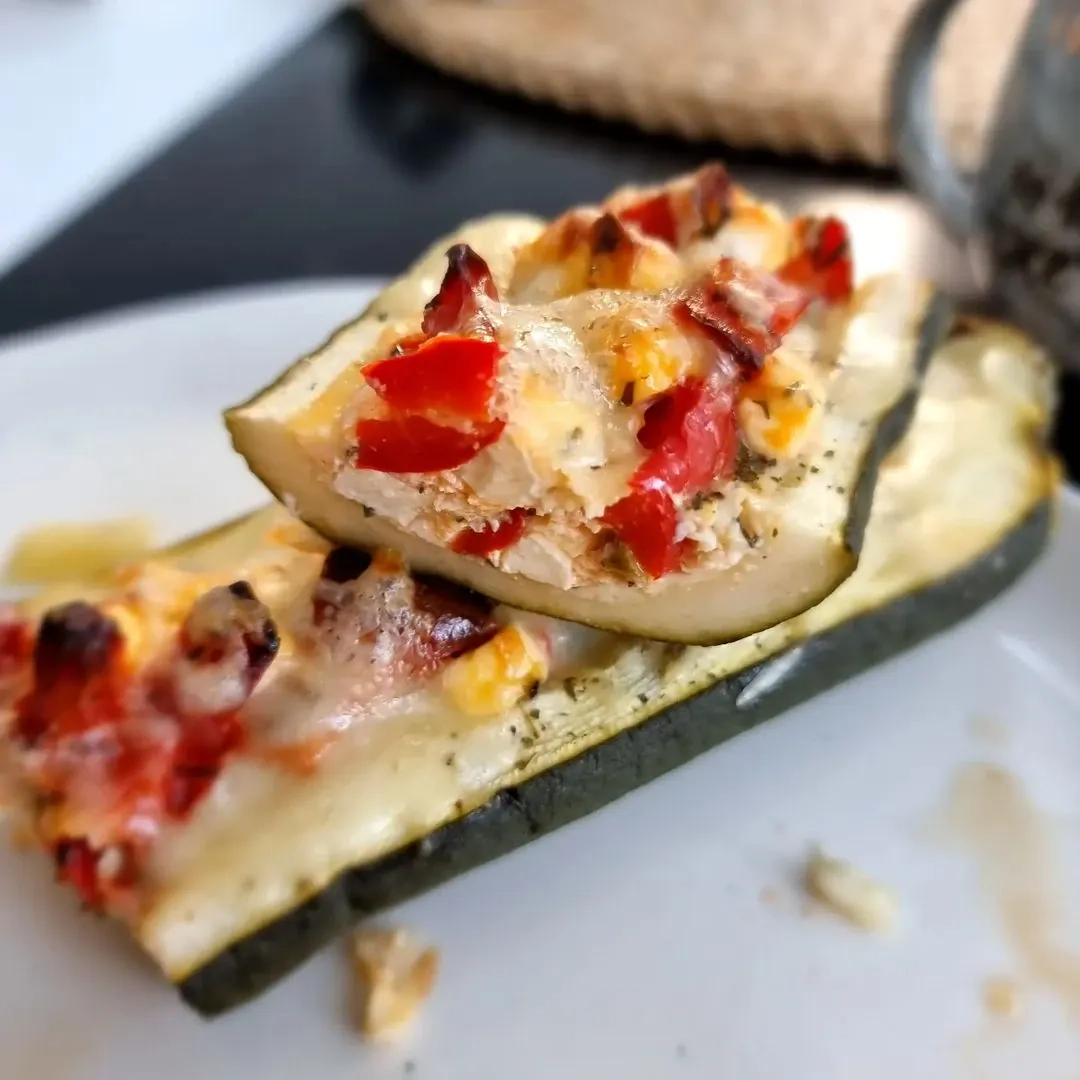 Cukini pildīts ar fetas sieru