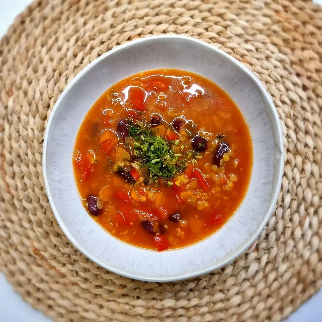 Lēču - pupiņu zupa