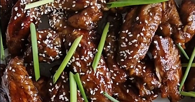 Turbiniai vištienos sparneliai su Coca-Cola ir sojos padažu