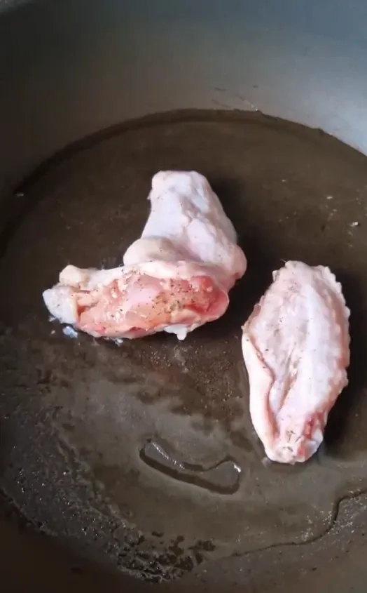 Turbiniai vištienos sparneliai su Coca-Cola ir sojos padažu