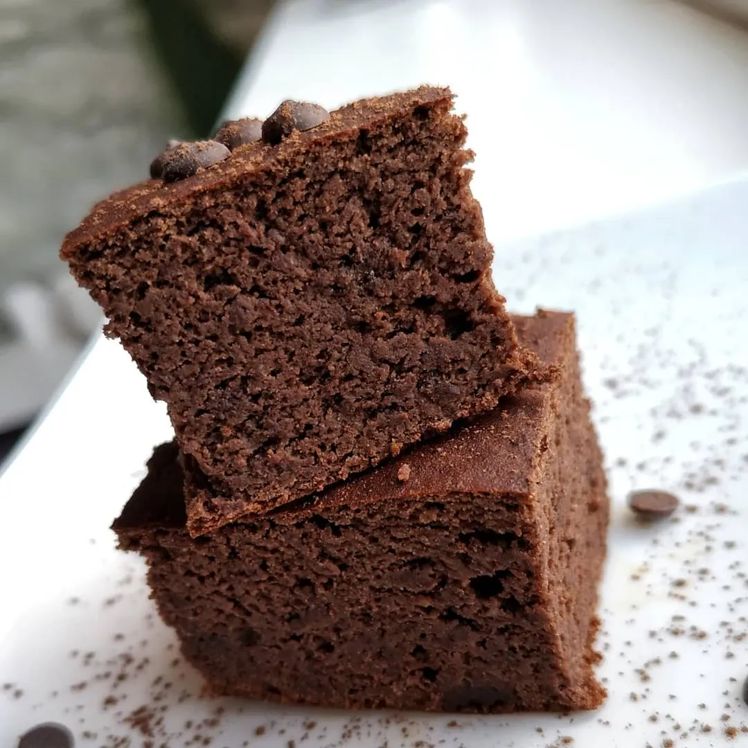 Raudonųjų pupelių brownie su bananais