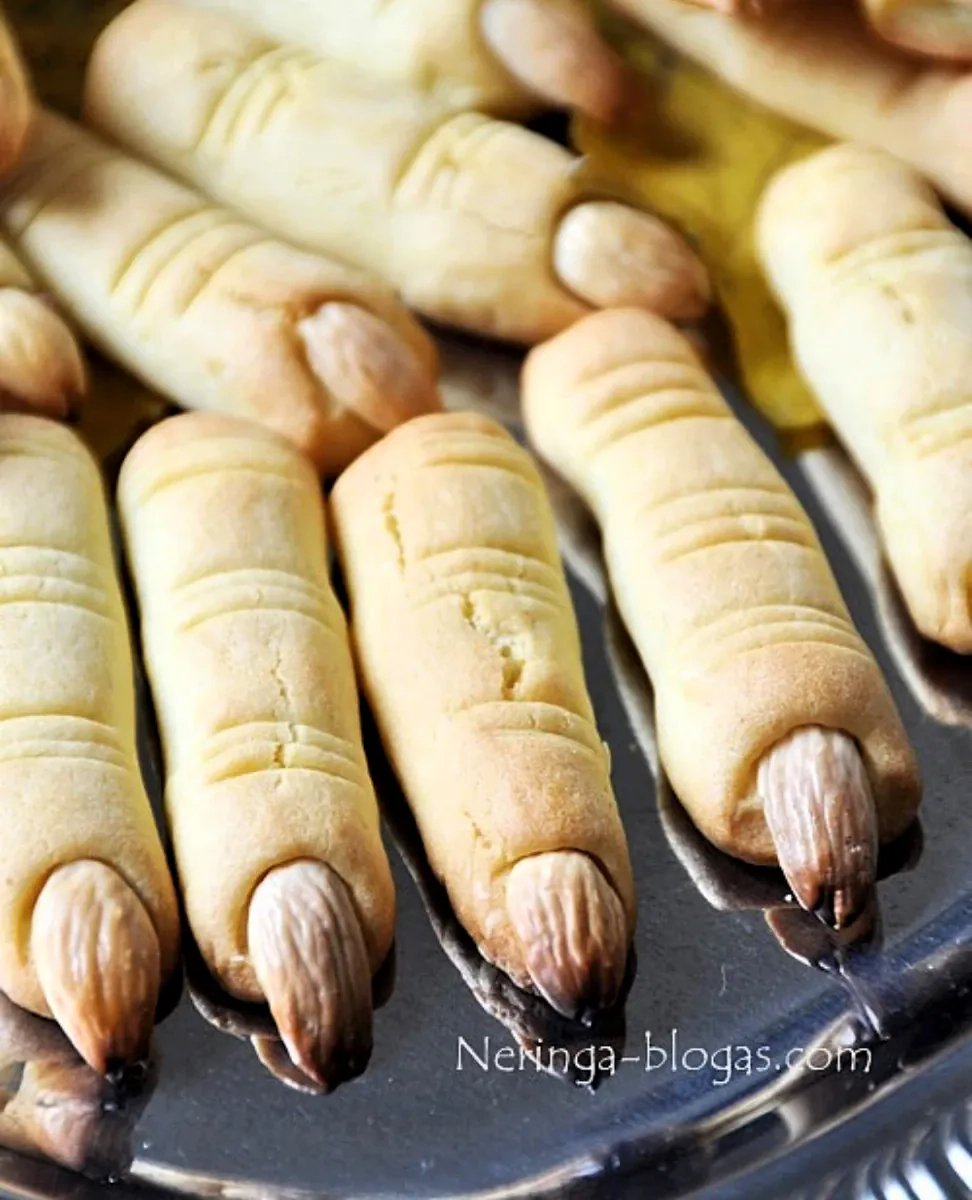 Sausainiai: raganos piršteliai Helovynui - ir vaikams; ir prie kavos pasilepinti!