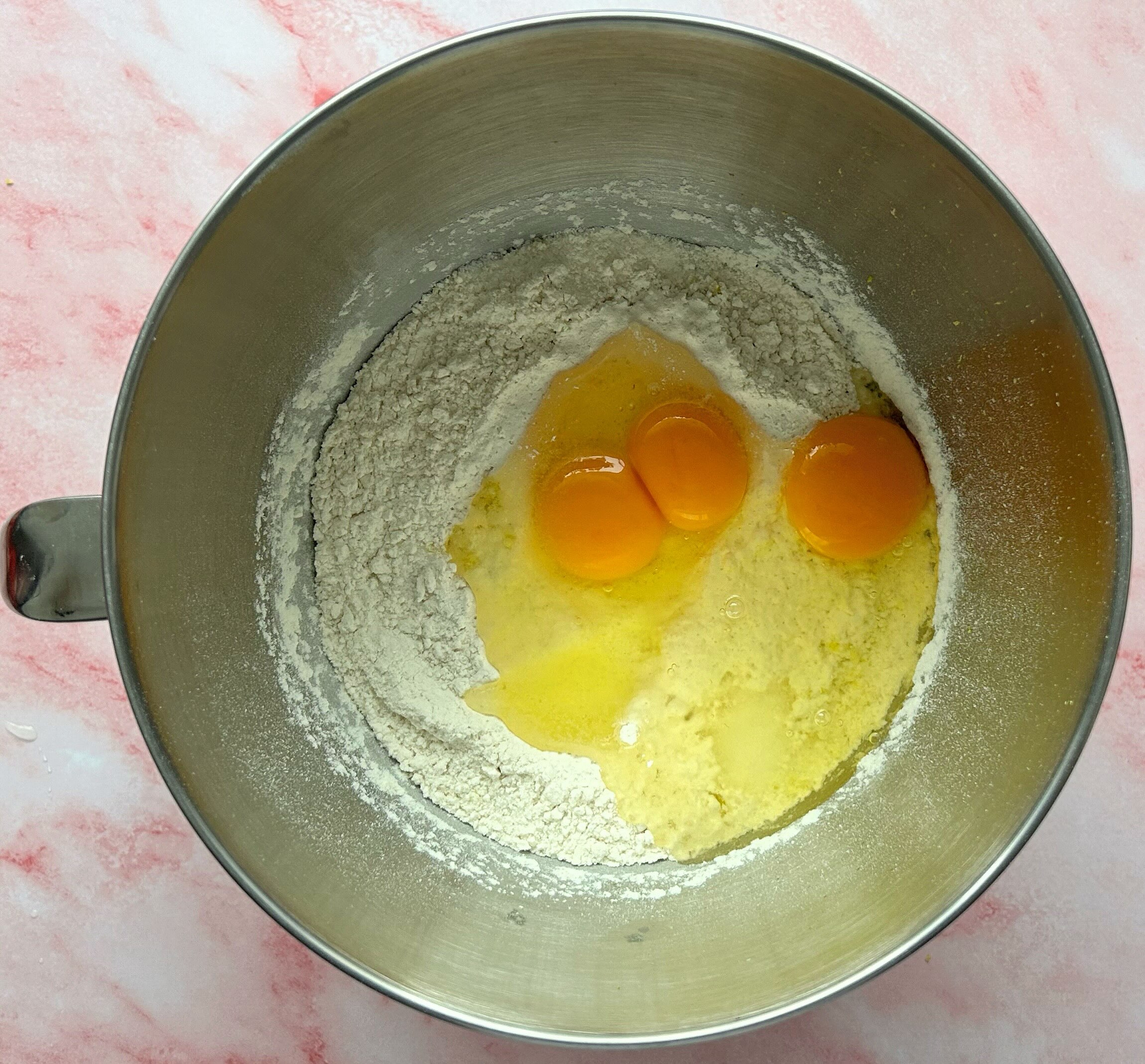 kiaušiniai dubenyje