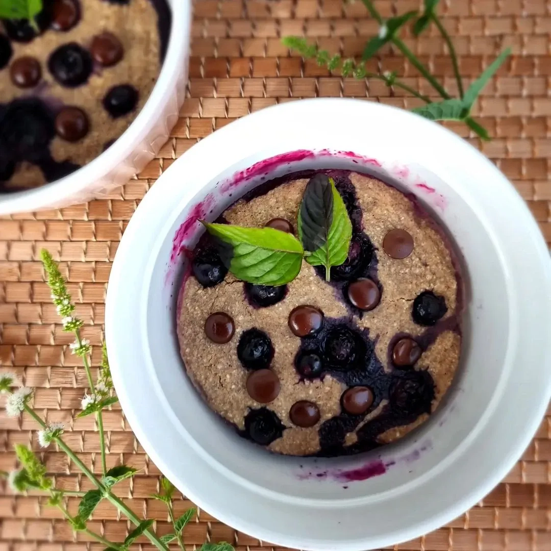 Viegli un veselīgi auzu pārslu sacepumi ar čia sēklām un šokolādi
