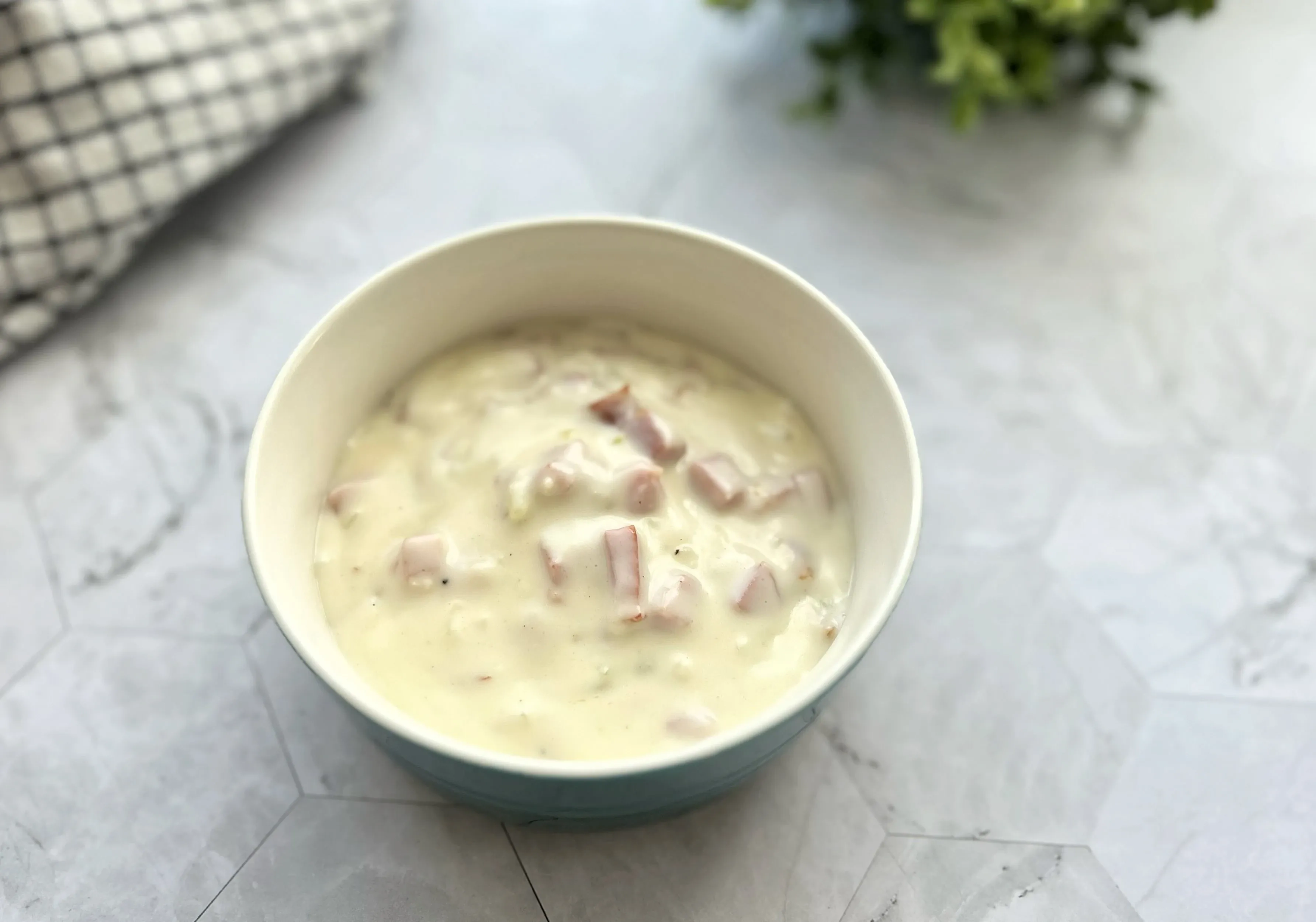 Baltas spirgučių padažas su pienu kugeliui ar prie cepelinų