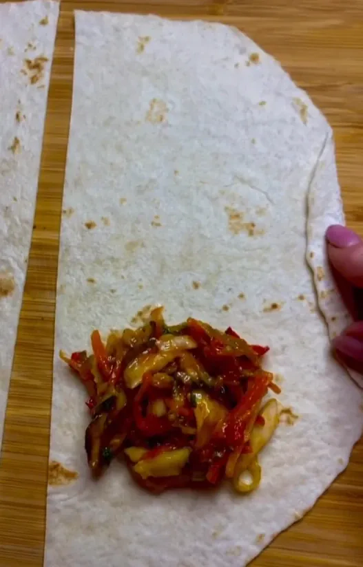 Tortilijos su kepintomis daržovėmis ir grybais