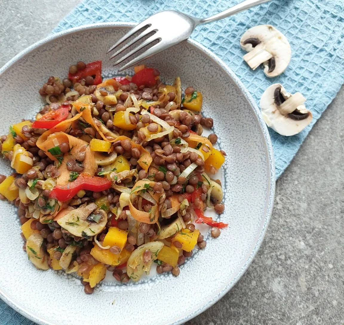 Lęšiai su daržovėmis ir pievagrybiais