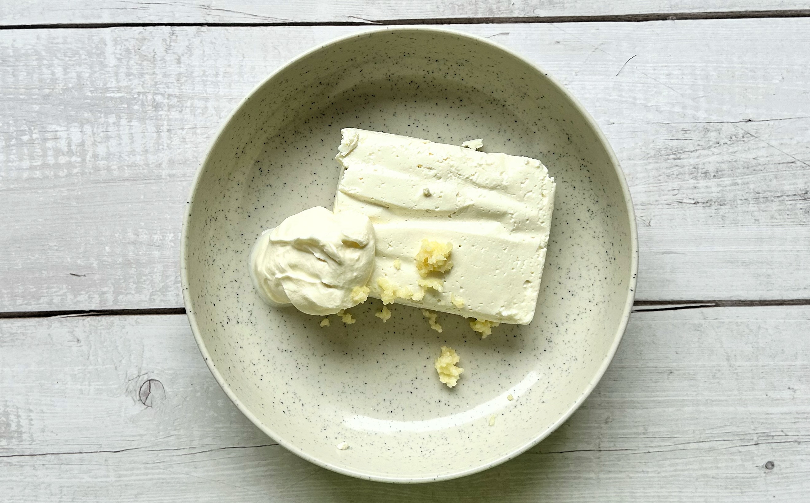 įspaustas česnakas