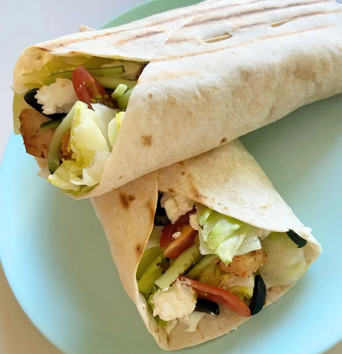 Naminiai tortilijų kebabai su vištiena ir feta