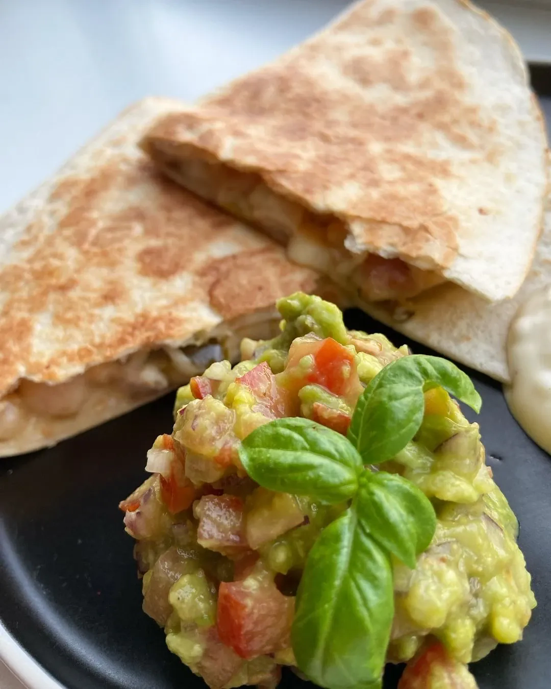 Tortilijų kesadilijos su vištiena ir sūriu