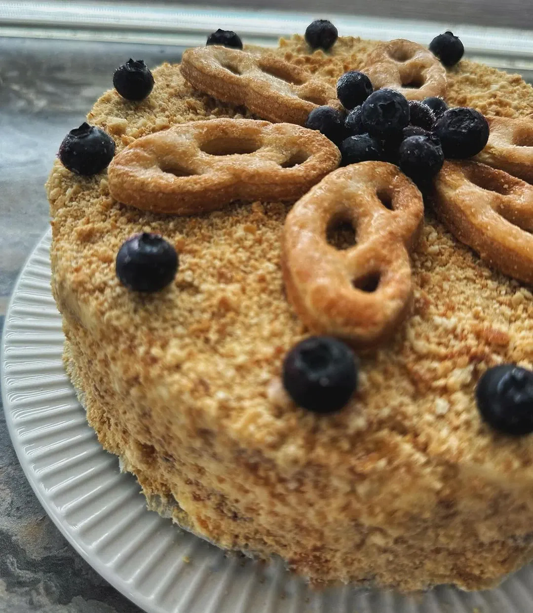 Tingus Napoleonas - nekeptas sausainių tortas su uogiene