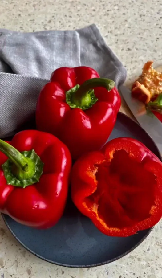 Įdarytos paprikos su grikiais ir daržovėmis