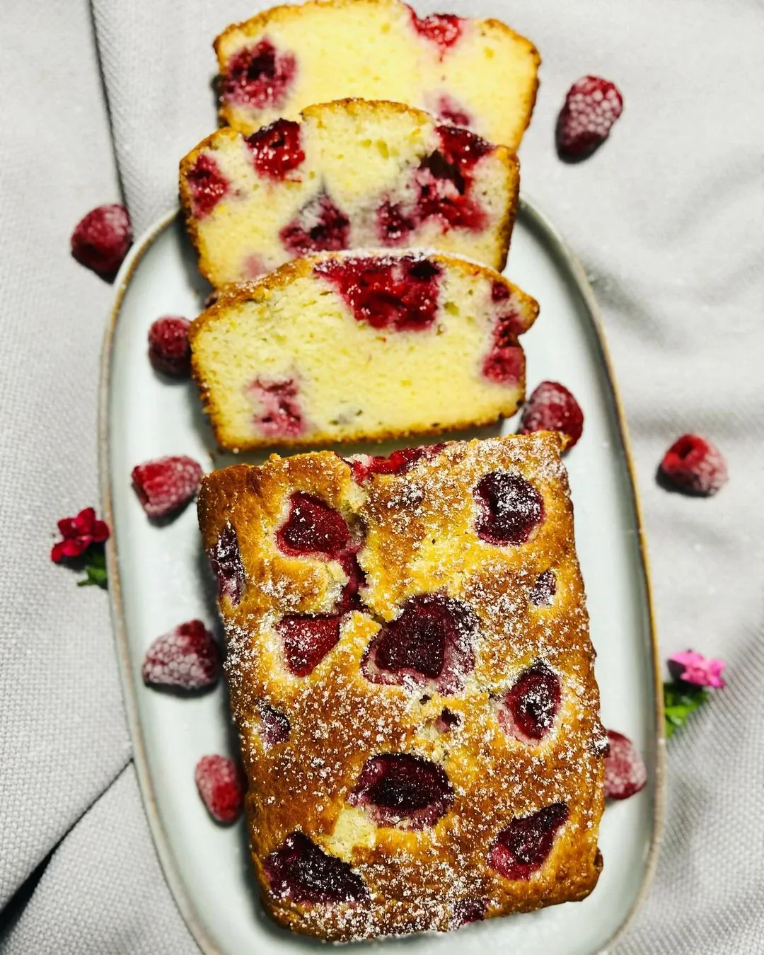 Rikotos sūrio pyragas su avietėmis