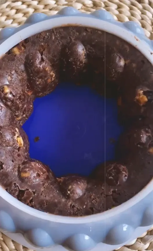 Tinginys su graikiniais riešutais ir kondensuotu pienu, be kakavos