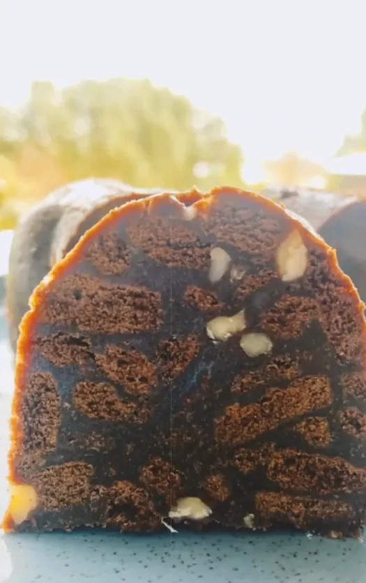 Tinginys su graikiniais riešutais ir kondensuotu pienu, be kakavos