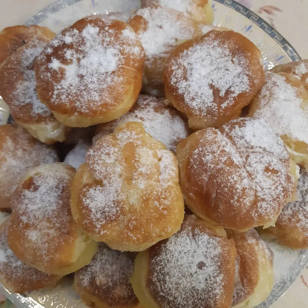 Mielinės obuolių spurgos