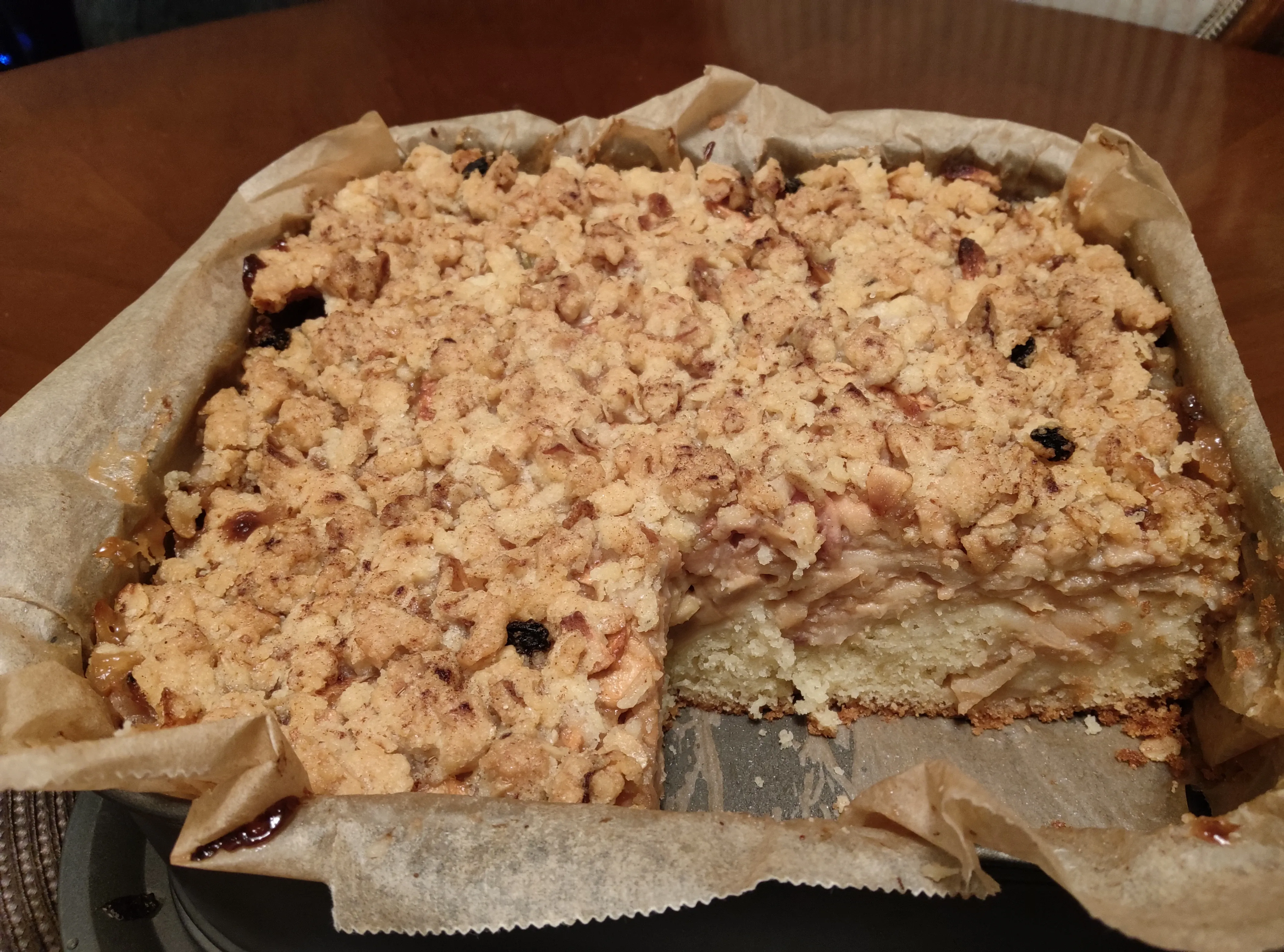 Karališkas karamelinis obuolių pyragas