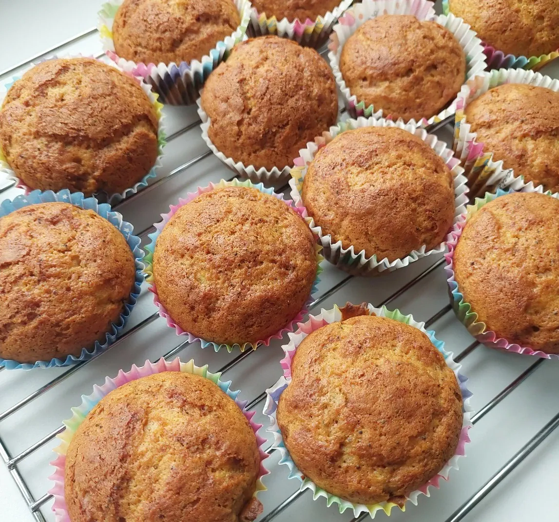 Paprasti moliūginiai keksiukai su aguonomis