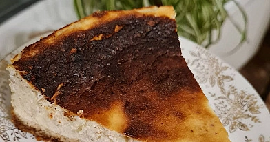 Keptas desertinės varškės pyragas - apkepas