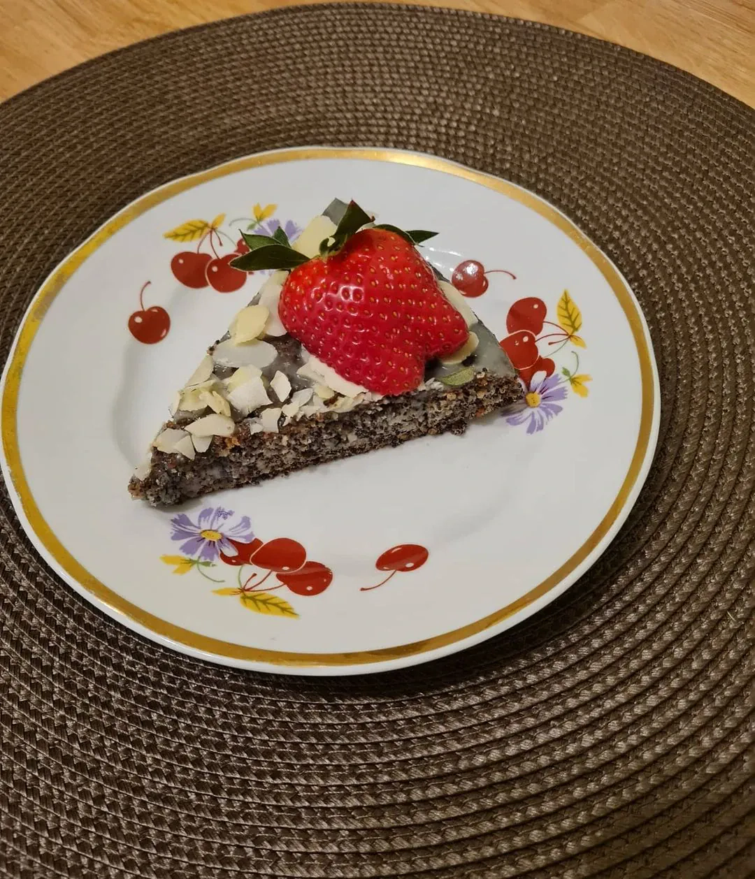 Labai skanus keto aguoninis pyragas su glajumi