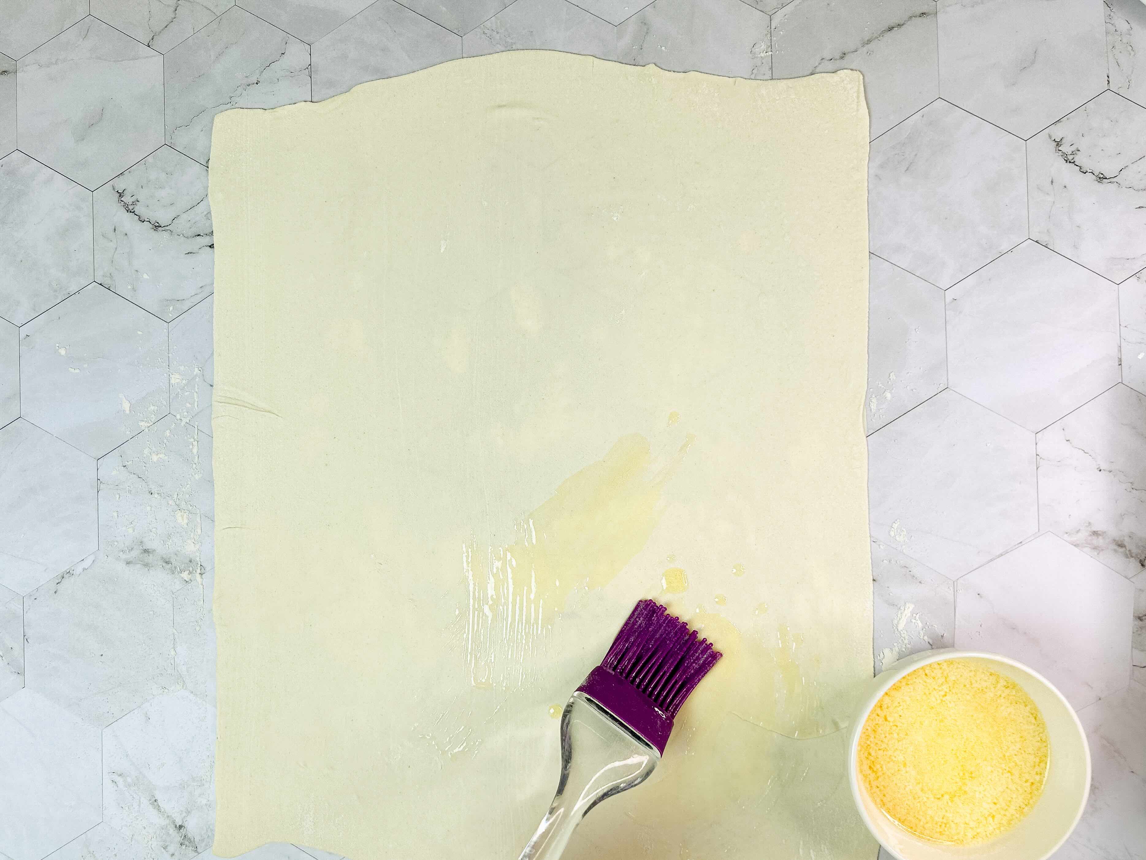 sviestu ištepta tešla