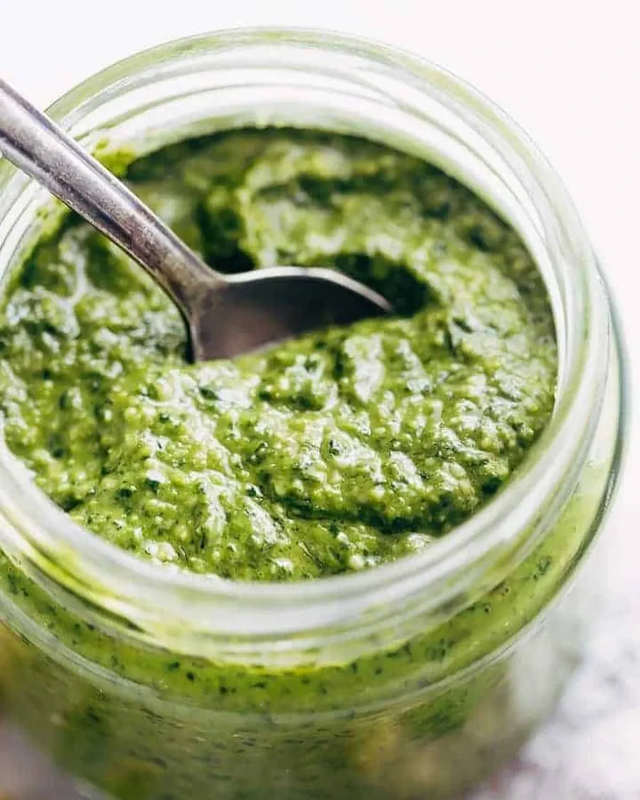 Petražolių pesto padažas
