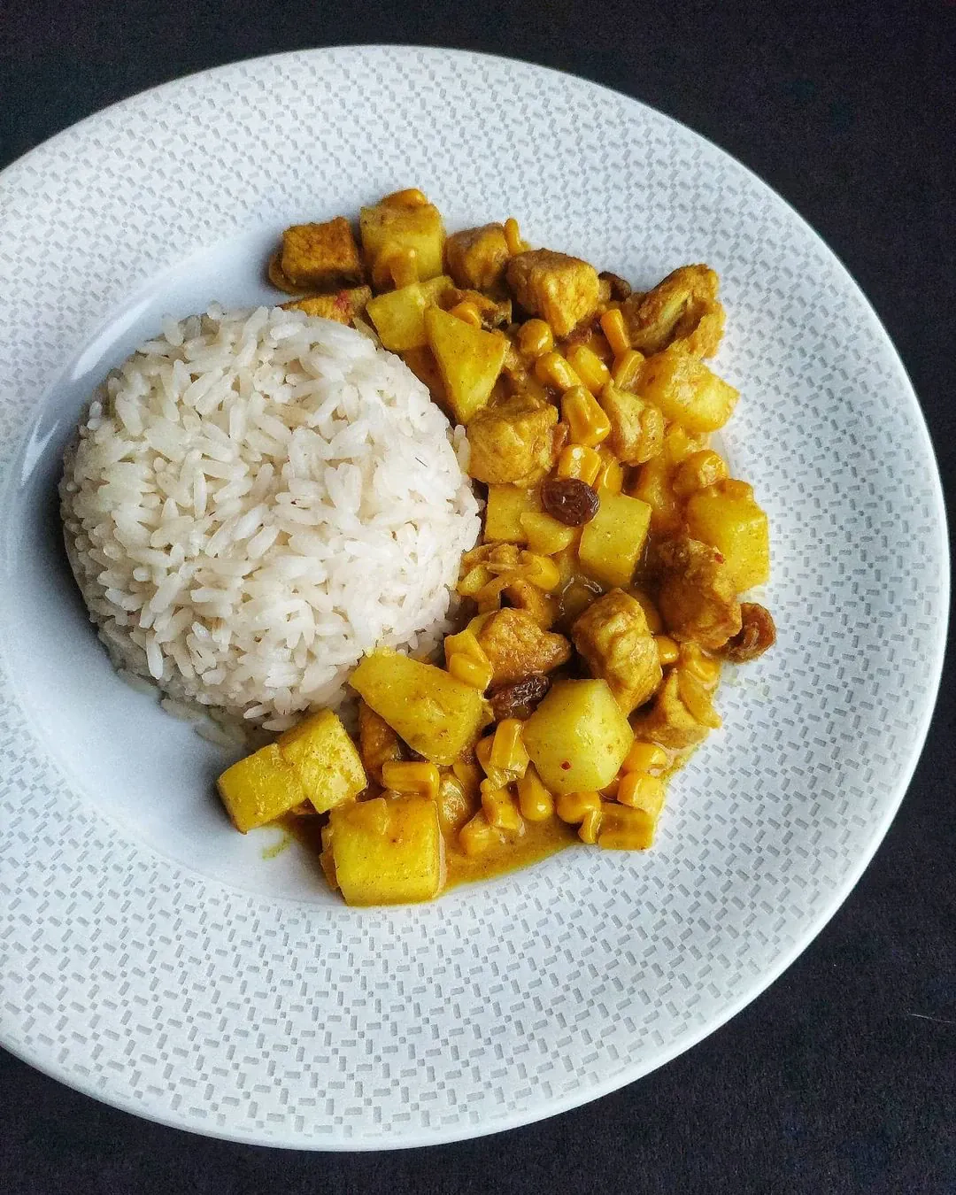 Vištiena su saldžiarūgščiu ananasų padažu