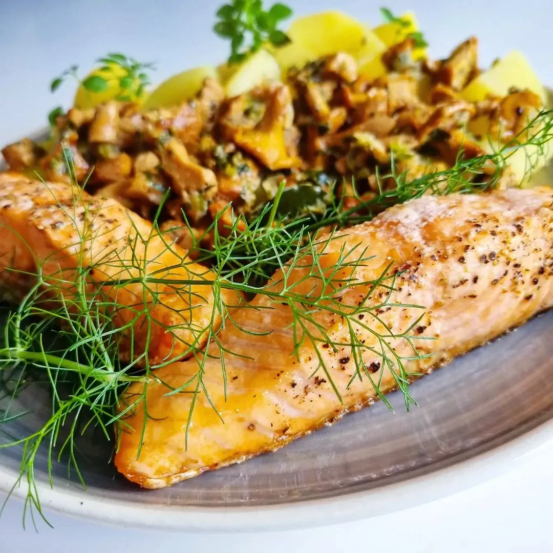 Lašiša su apelsinų padažu