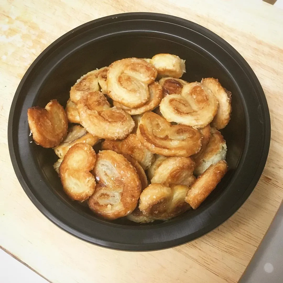 Sluoksniuotos tešlos sausainiai - Mini palmiers
