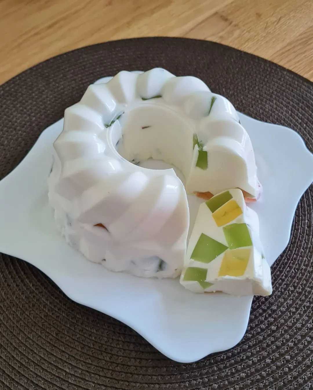 Desertinis varškės sūris su keto želė gabaliukais