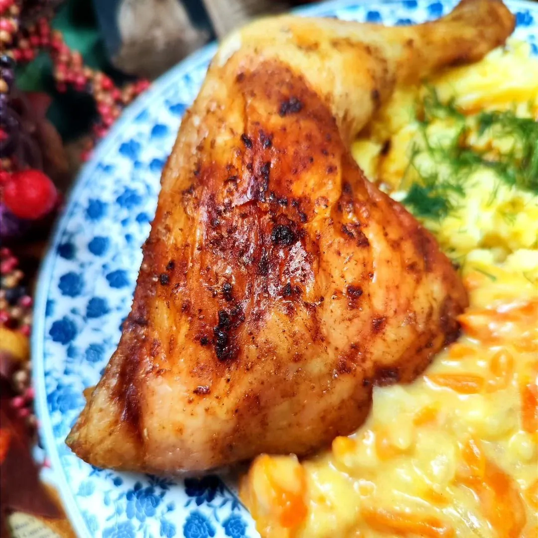 Pieczone ćwiartki z kurczaka w airfryer z puree ziemniaczanym i marchewką na gęsto