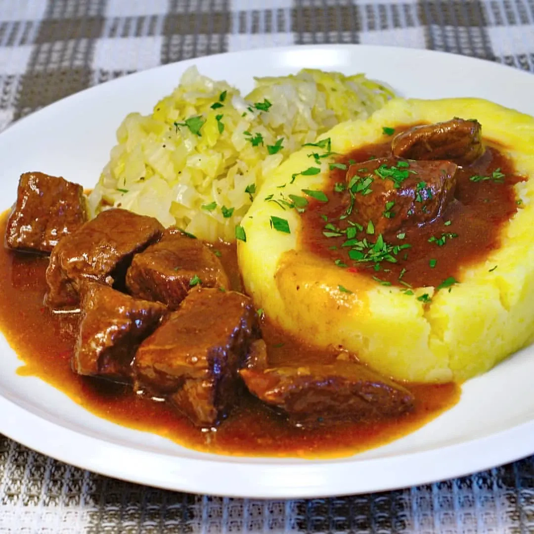 Vengriškas jautienos guliašas