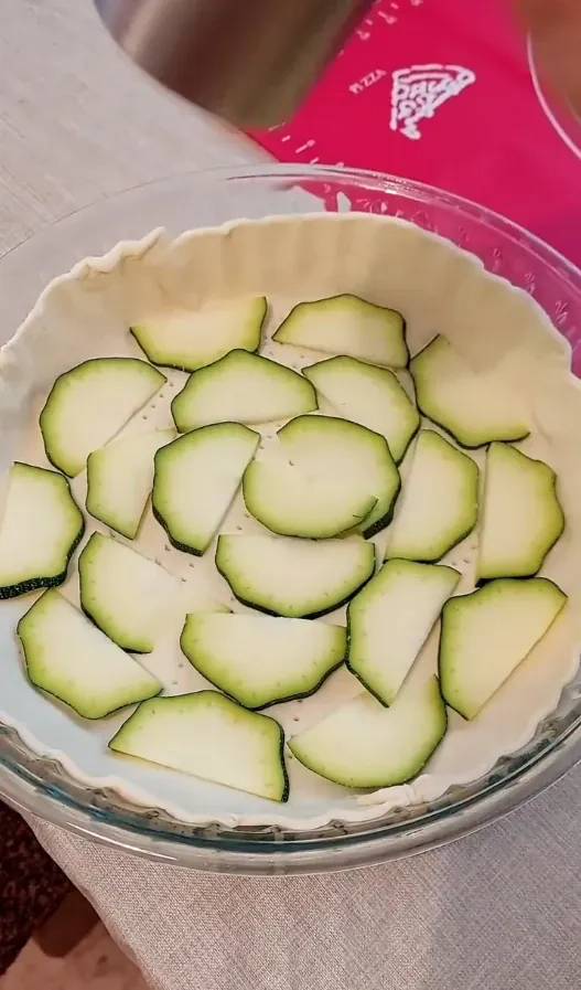 Ekspresowa tarta z cukinią na cieście francuskim