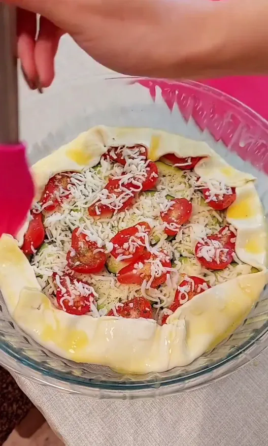 Ekspresowa tarta z cukinią na cieście francuskim